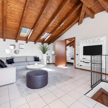 Casacamelia 35, 3 Bdrm With View Lake Como Apartman Acquaseria Kültér fotó