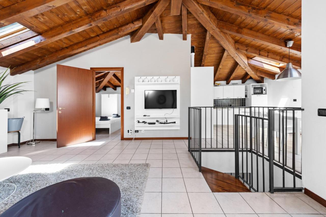 Casacamelia 35, 3 Bdrm With View Lake Como Apartman Acquaseria Kültér fotó